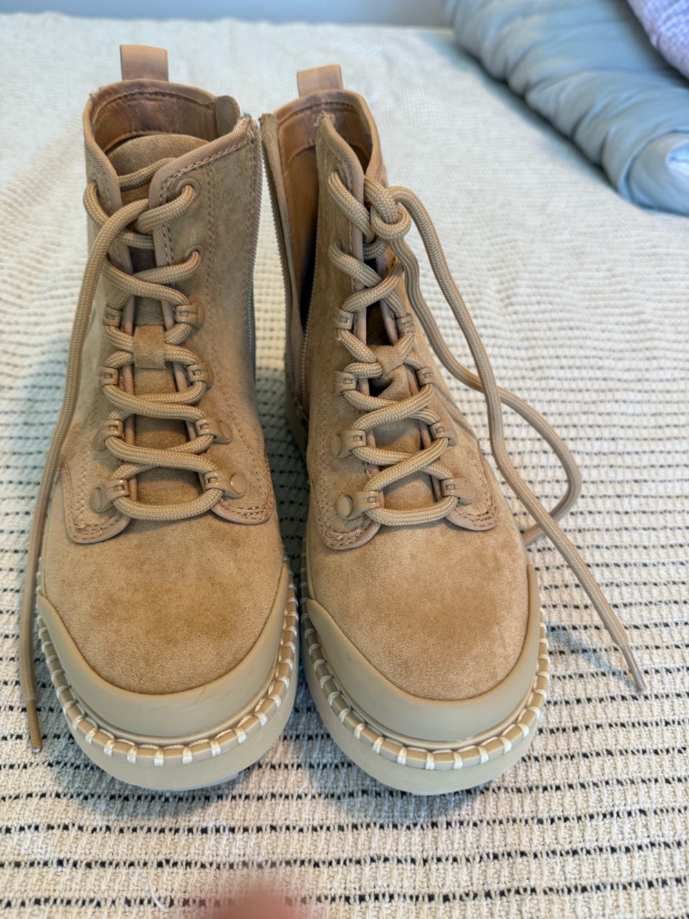 Universal thread Women's Suede Lace-Up Tan Ankle Boots